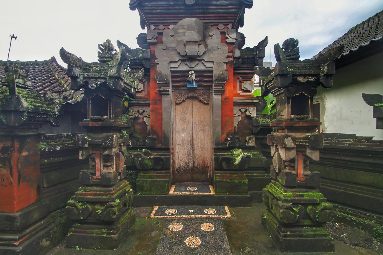 Dewi Putri House Hotel Ubud  Exterior photo